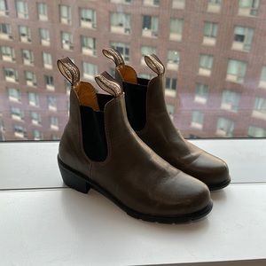 Blundstone Heeled Boot - Antique Brown (Women 8.5)